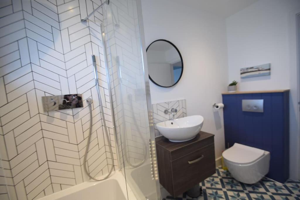 Flat 1 High Tide House, Mortehoe - Beautifully Designed Ground Floor Flat With Sea Views And Garden Екстер'єр фото