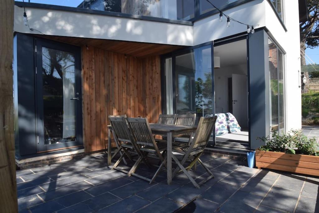 Flat 1 High Tide House, Mortehoe - Beautifully Designed Ground Floor Flat With Sea Views And Garden Екстер'єр фото