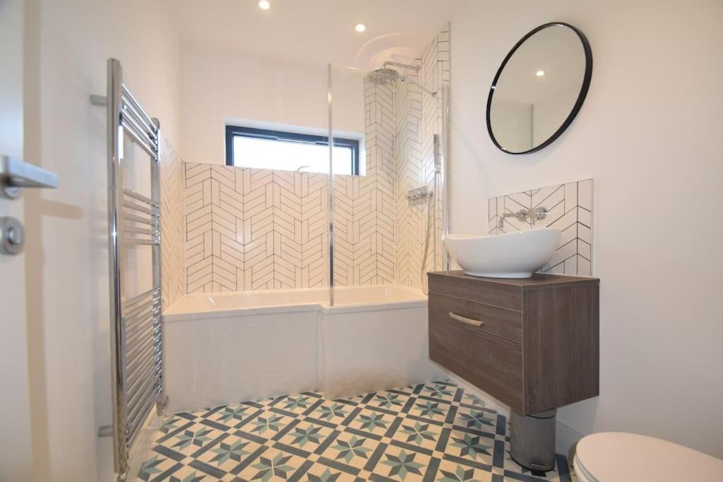 Flat 1 High Tide House, Mortehoe - Beautifully Designed Ground Floor Flat With Sea Views And Garden Екстер'єр фото